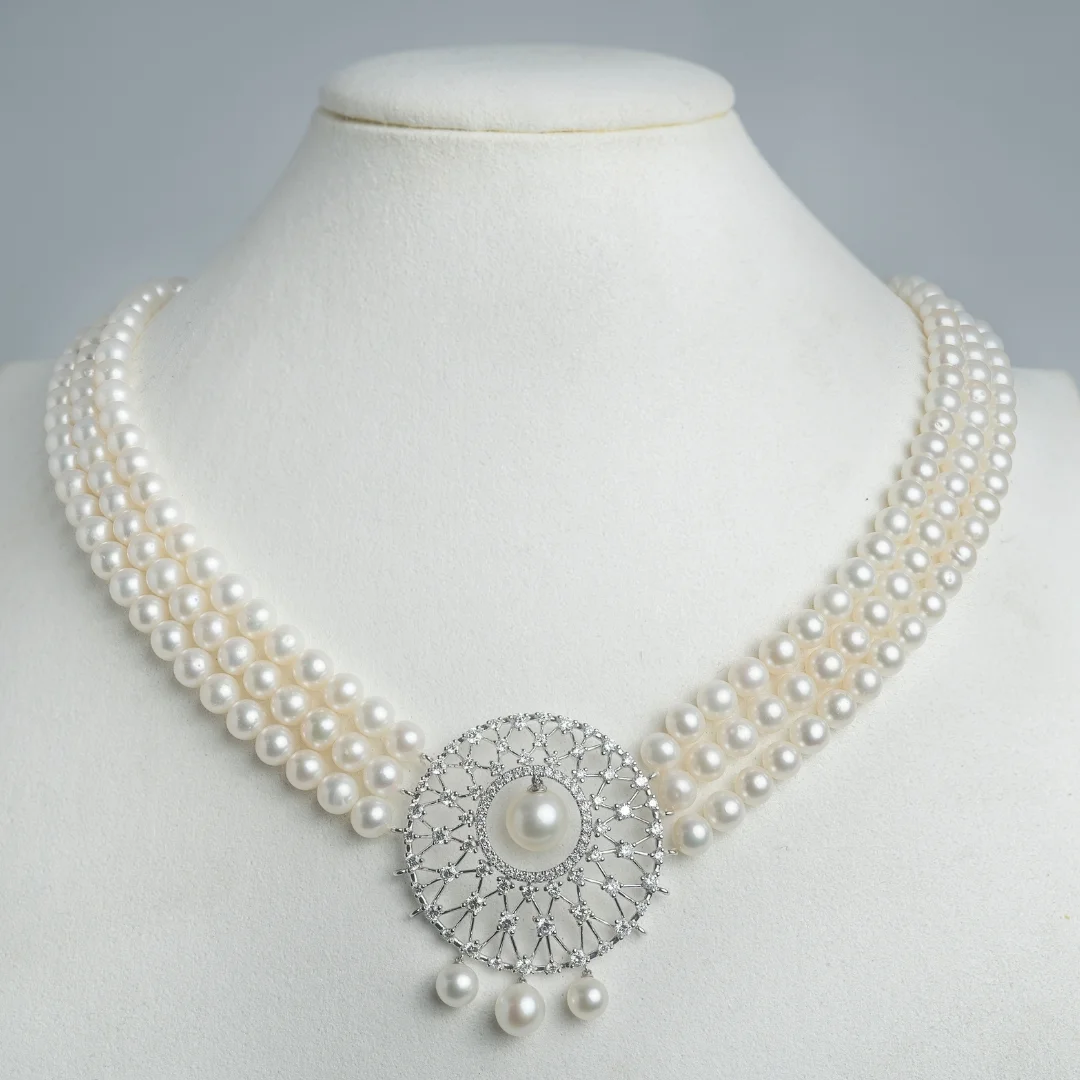 Layered Shell Pearl Necklace